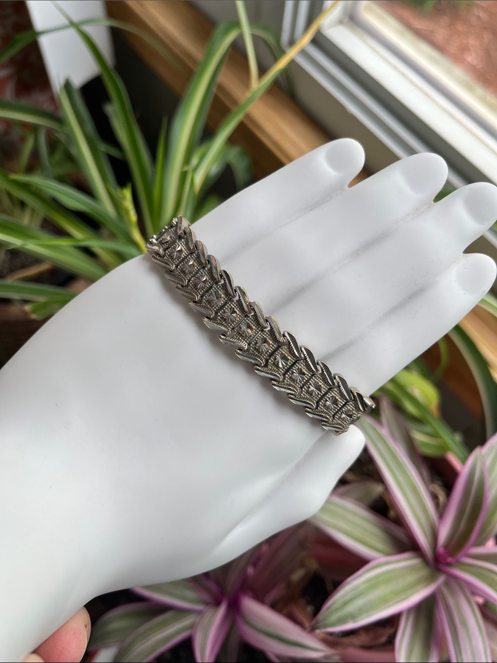 Vtg Silver Tone Metal Chevron Linked Panel Articulating Bracelet MCM Fashion